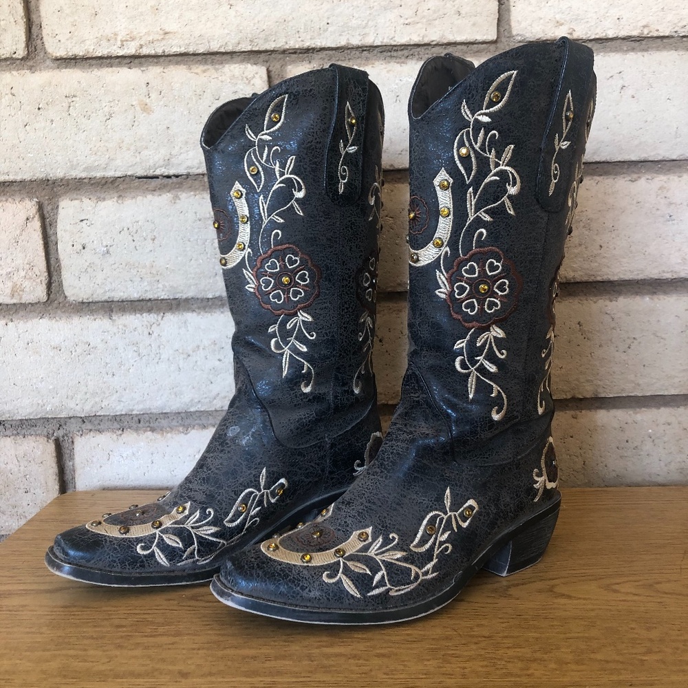 Embroidered western boots